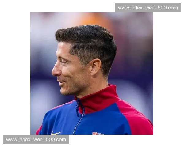 莱万评波兰队传球节奏停滞 附加赛前景考验老将领袖价值